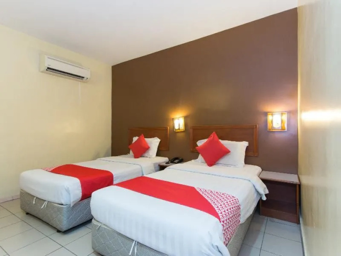 OYO 472 Comfort Hotel 1