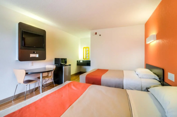 Motel 6 Bloomington-Normal, IL
