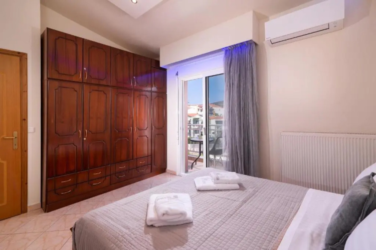 Xenia Suites