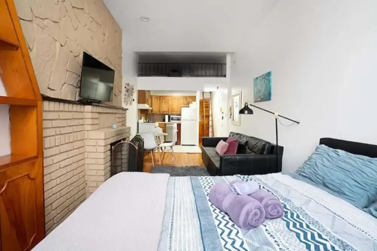 Charming Quiet Studio Right Off Central Park West