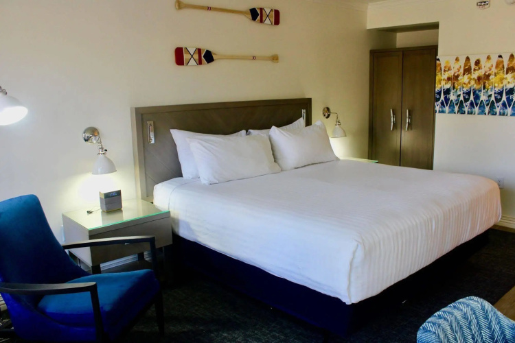 Bay Harbor Hotel