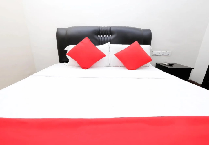 OYO 714 Arina Hotel