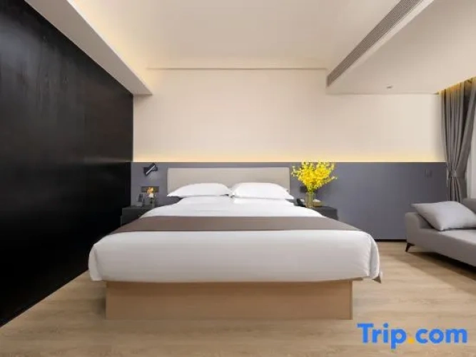 Business Quadruple Suite