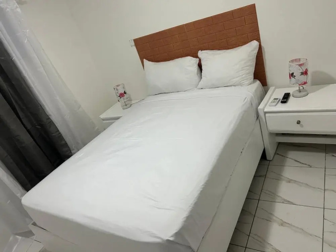 Hotel tropic pop