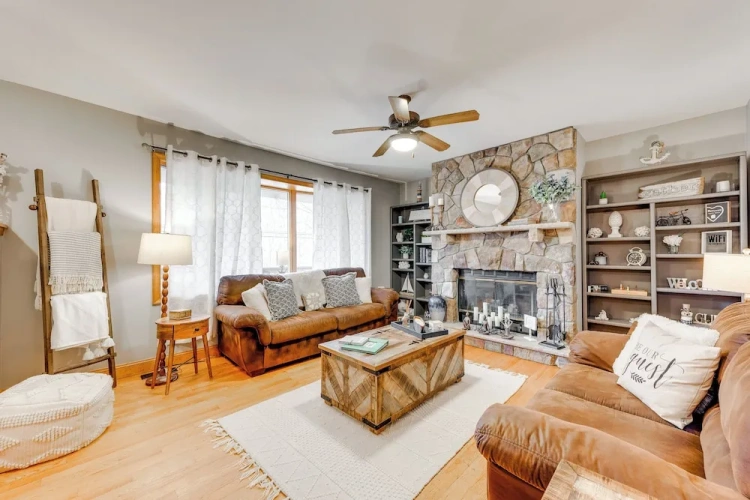 5 Bedrooms Cottage