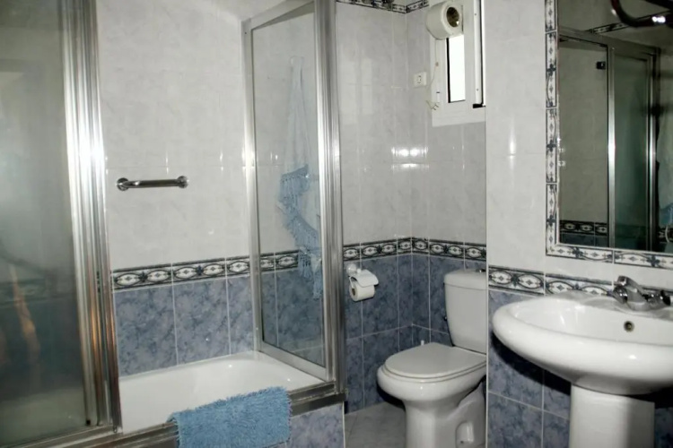 Penthouse Sleeps 4 With Private Garden