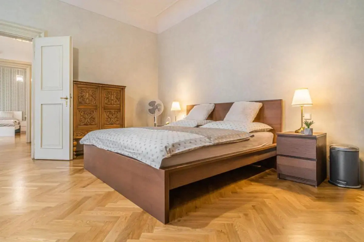 Spacious Apt at Mala Strana, Charles Bridge 3min