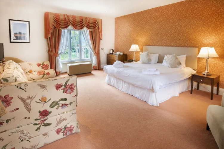 The Kings Head Country Hotel
