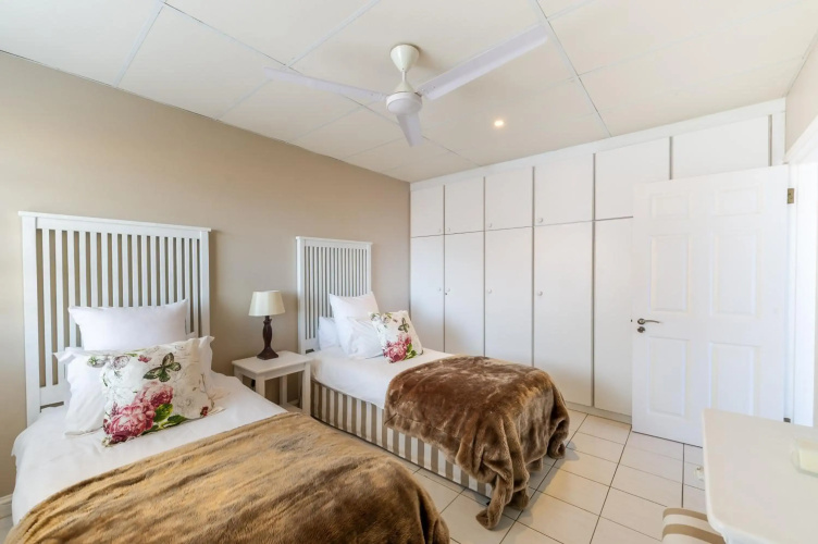 11 Waterfront Umdloti