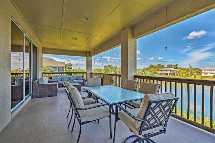 3 Bedrooms Cottage with balcony