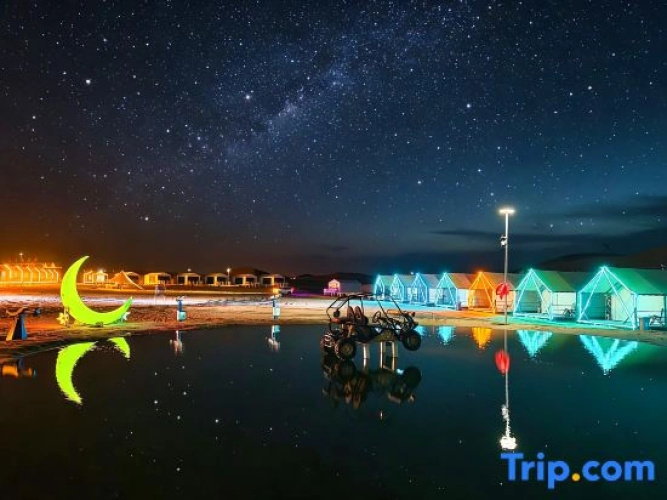 Zhongwei Tengger Desert Star Camping B&B