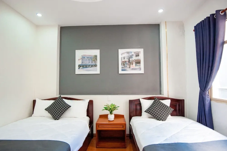 Standard Triple room