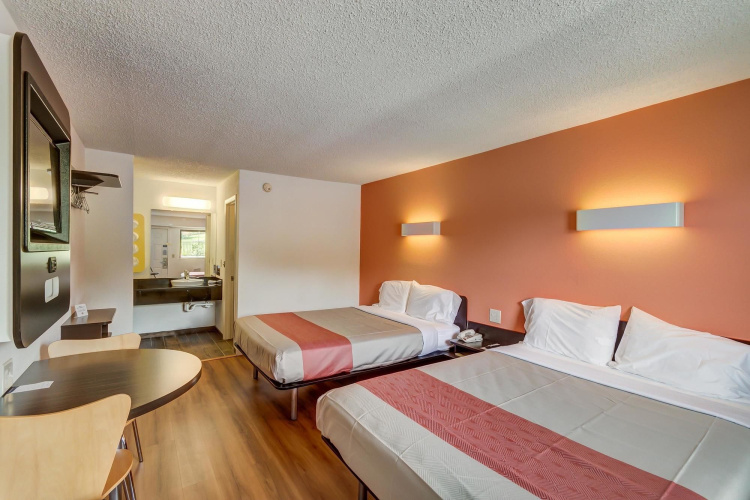 Motel 6 Berea, KY