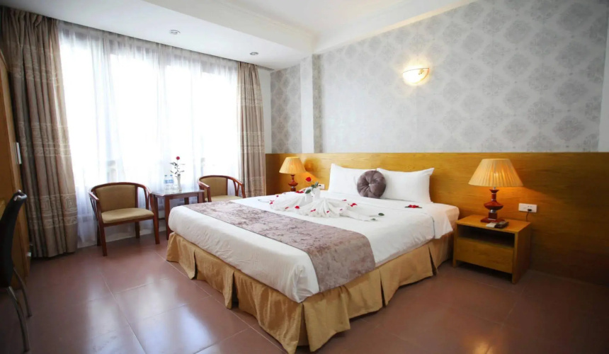Madam Moon Hotel