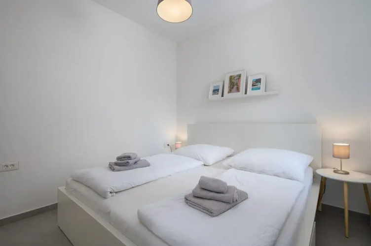 Attractive Apartment With Garden
