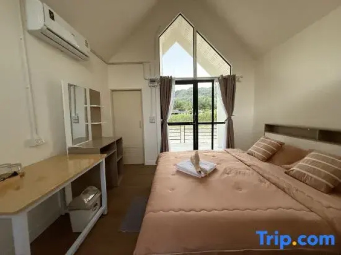 Nicha villa riverfront Thaton