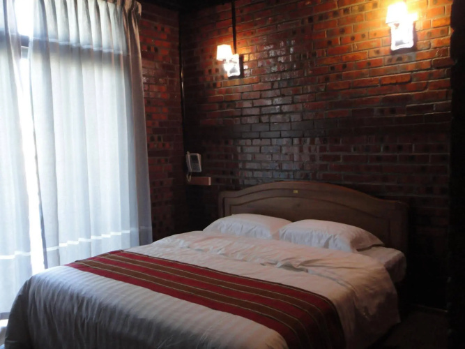Nan Bwe- The Vibe Hostel