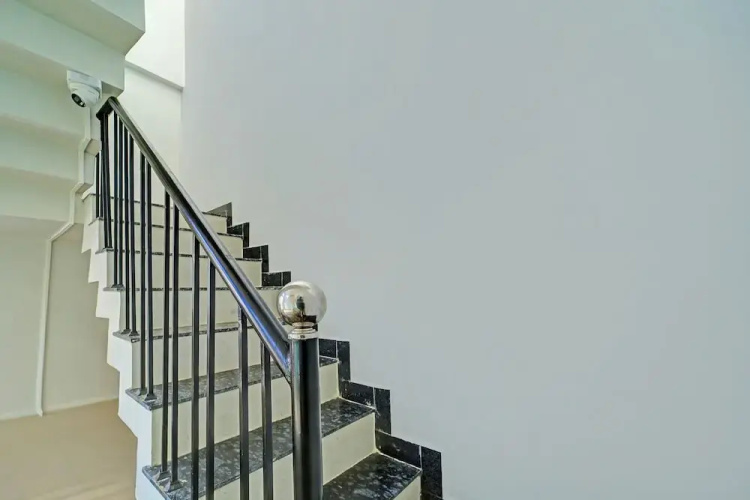 Fabhotel Bharti Palace