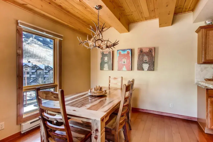 Recently Remodeled 2 Br Condo Condo