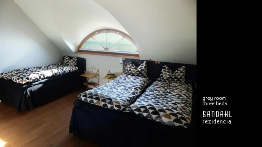 Standard Triple room