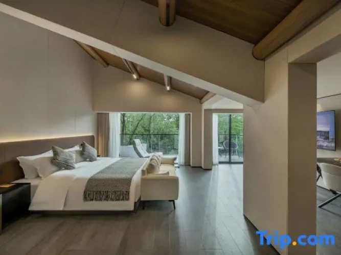 Deluxe Double room with garden view