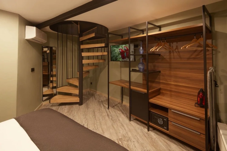 Standard Triple Family room