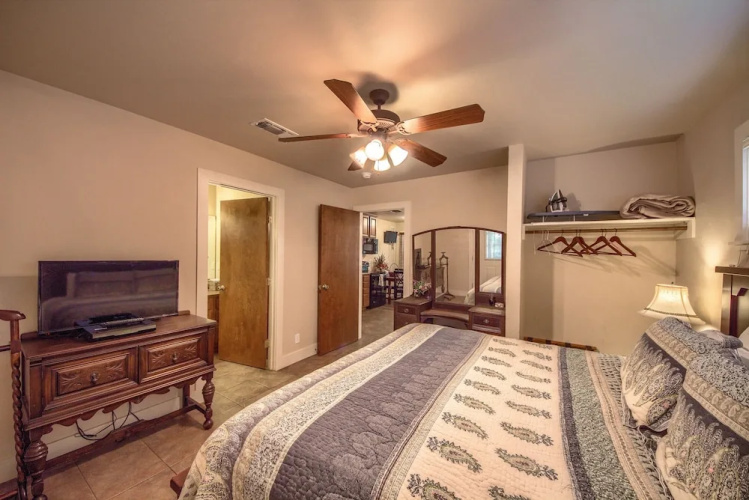 Annette's At Waldrip 1 Bedroom Cottage by RedAwning