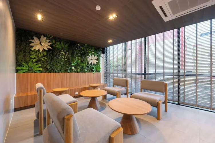 Kokotel Cebu Adira