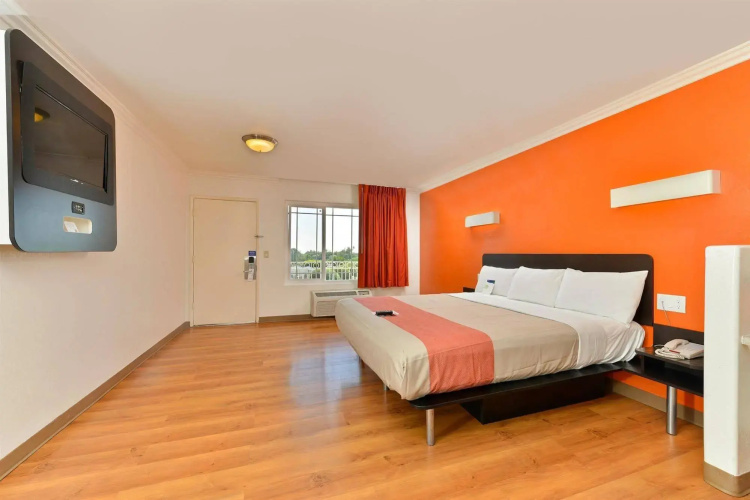 Motel 6-Vista, CA