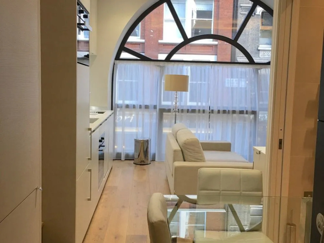 Trafalgar Luxury Suites