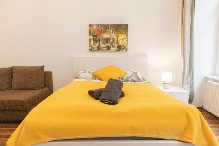 Peaceful 1BR Apt. near Metro Station Längenfeldg.
