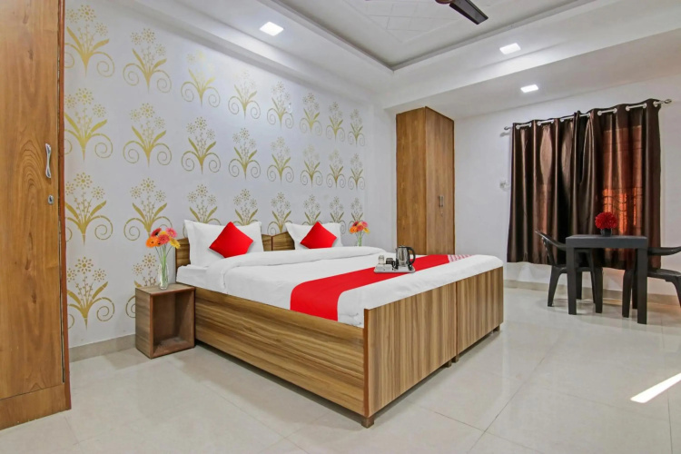 OYO Flagship 70282 Abode Inn