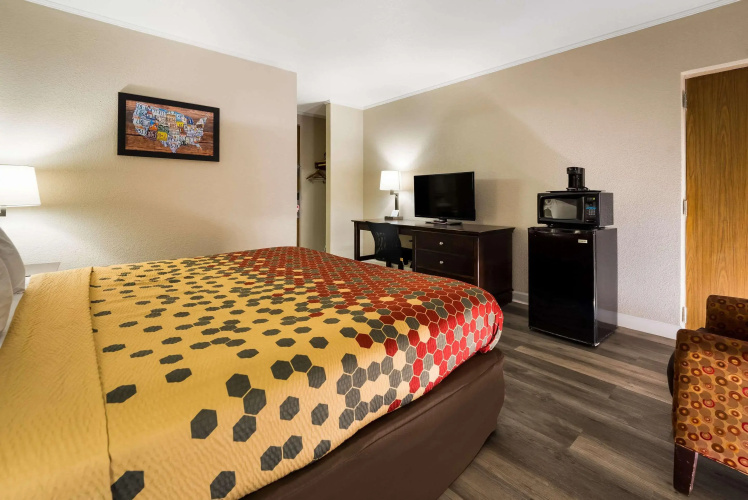 Perry Inn & Suites National Fairground I 75