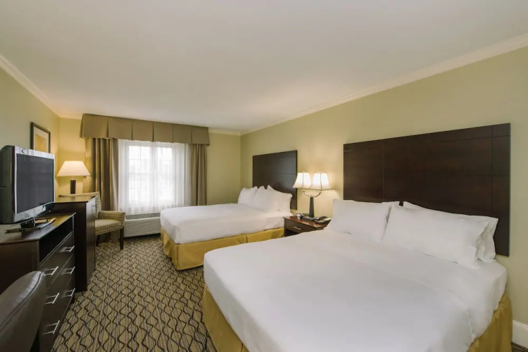 Holiday Inn Express Merrimack
