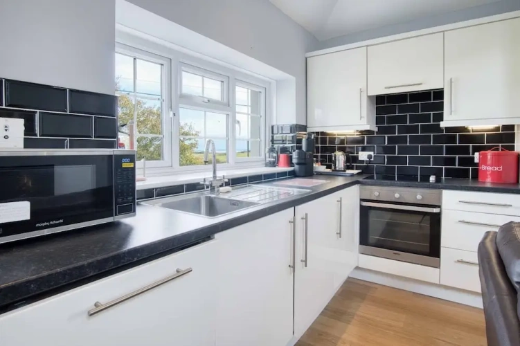 2 Bedrooms Cottage