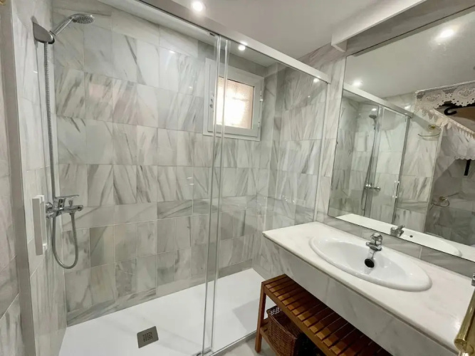 Easy Parking Poolside 2 Bedroom F-5