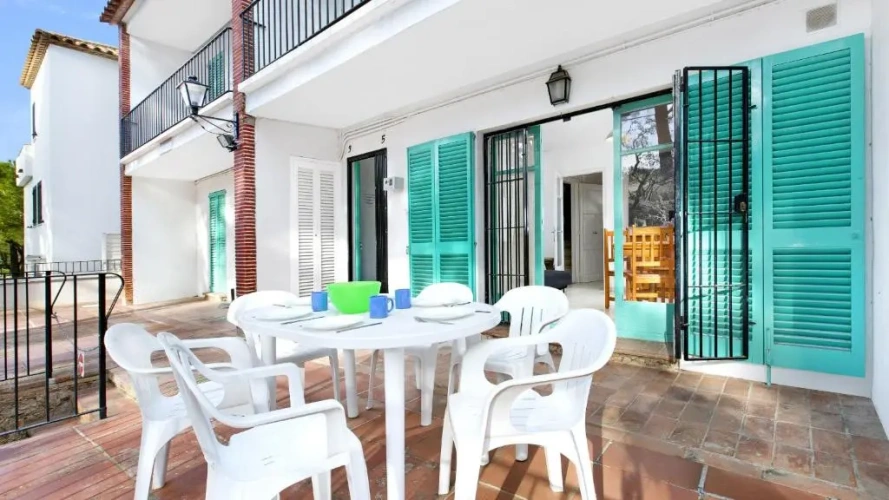 3 Bedrooms Apartment