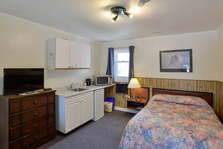 Oakwood Motel