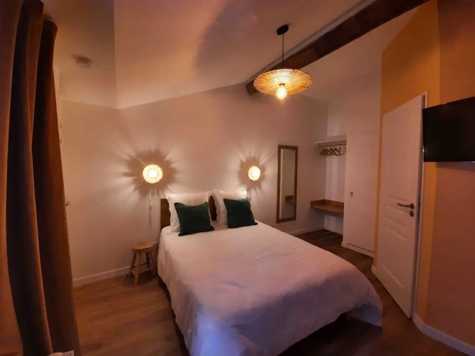 Comfort room with garden view