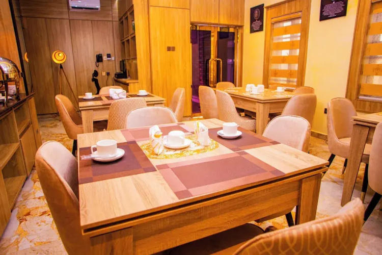 Greenview Hotel and Apartment