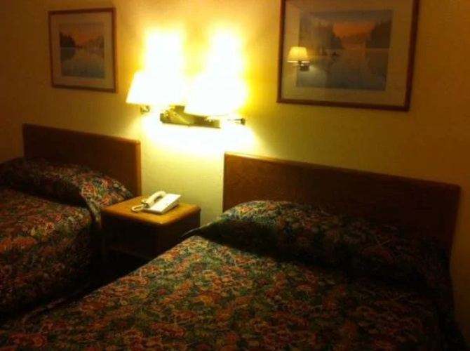 Landmark Inn