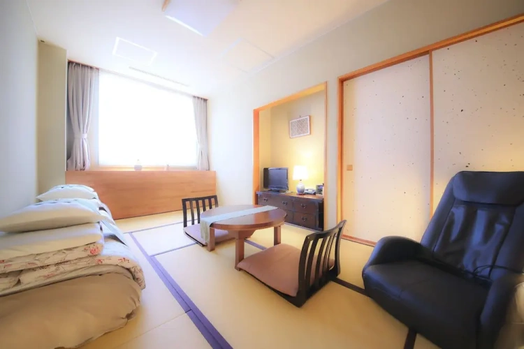 Economy room