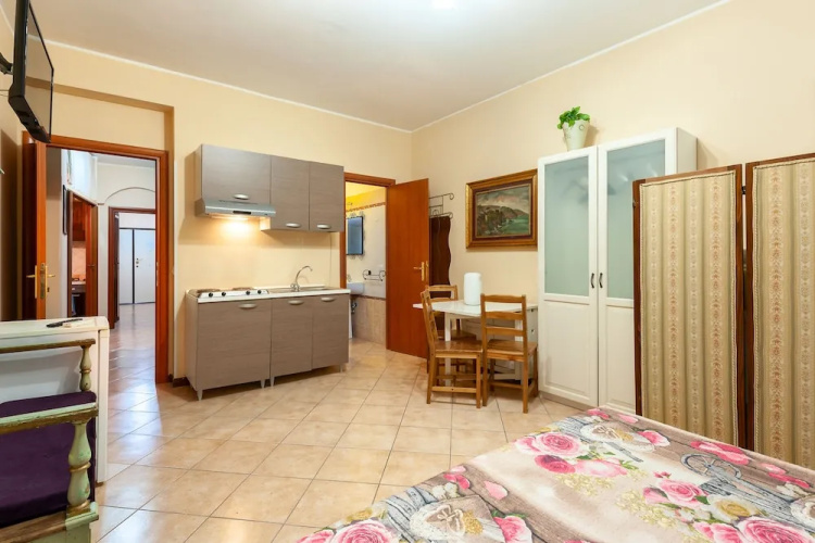 Studio Near San Pietro