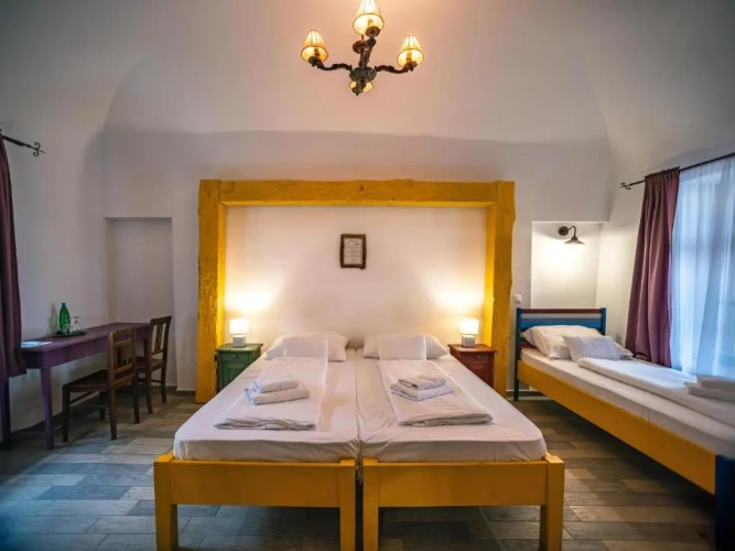 Standard Triple room with balcony