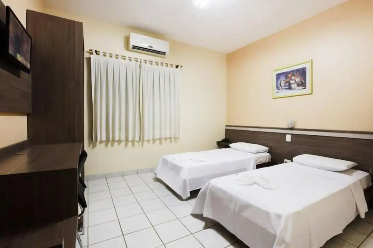 Augustus Hotel