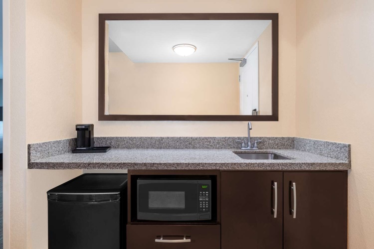 Hampton Inn & Suites Madison / Downtown photo 33
