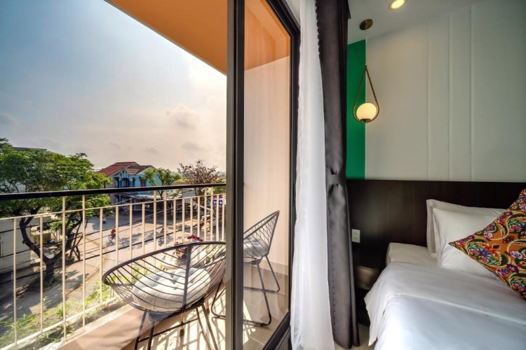 Standard Twin room with balcony