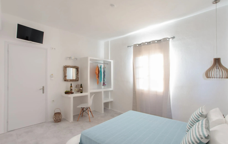 Manios Suites
