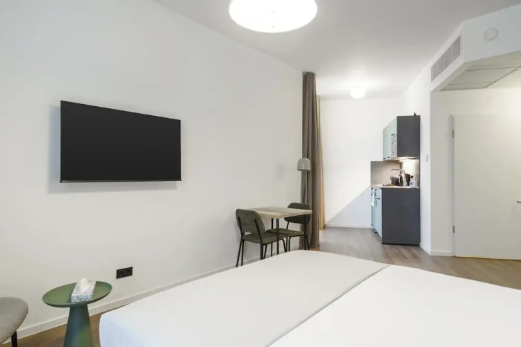 Limehome Berlin Sybelstraße
