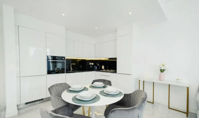 LUX The Pad Executive Suite 1